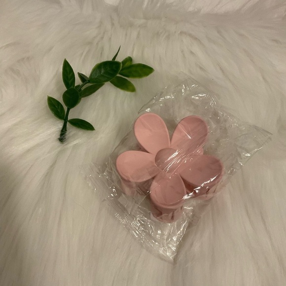 Flower Claw Clip NWT - Picture 3 of 3